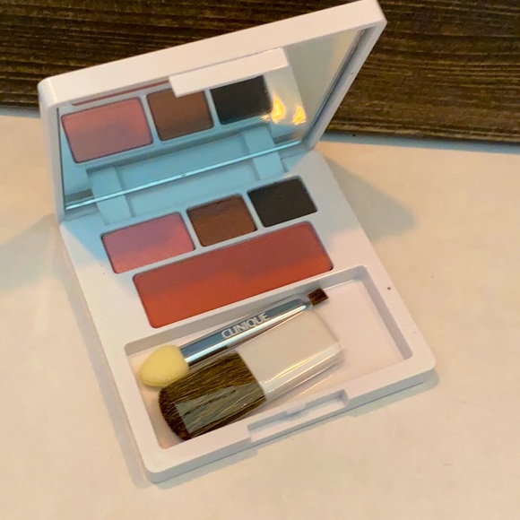 Clinique colour surge eye shadow trio